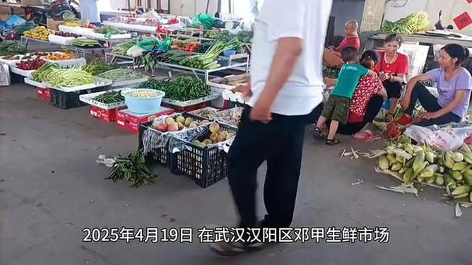 顾客买鱼不杀遭扔秤砣 商贩被行拘
